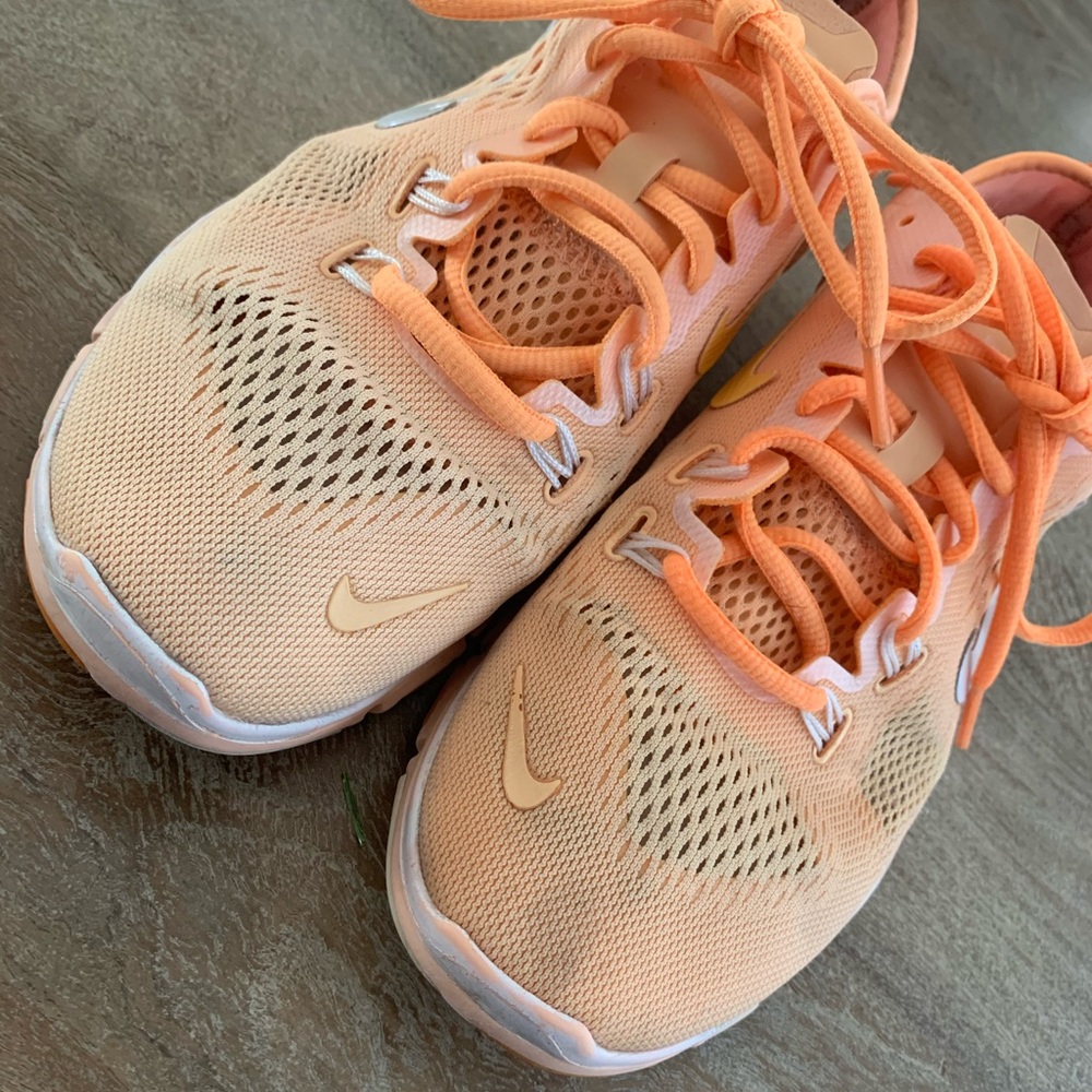 Women’s Nike Free Run - Picture 2 of 12